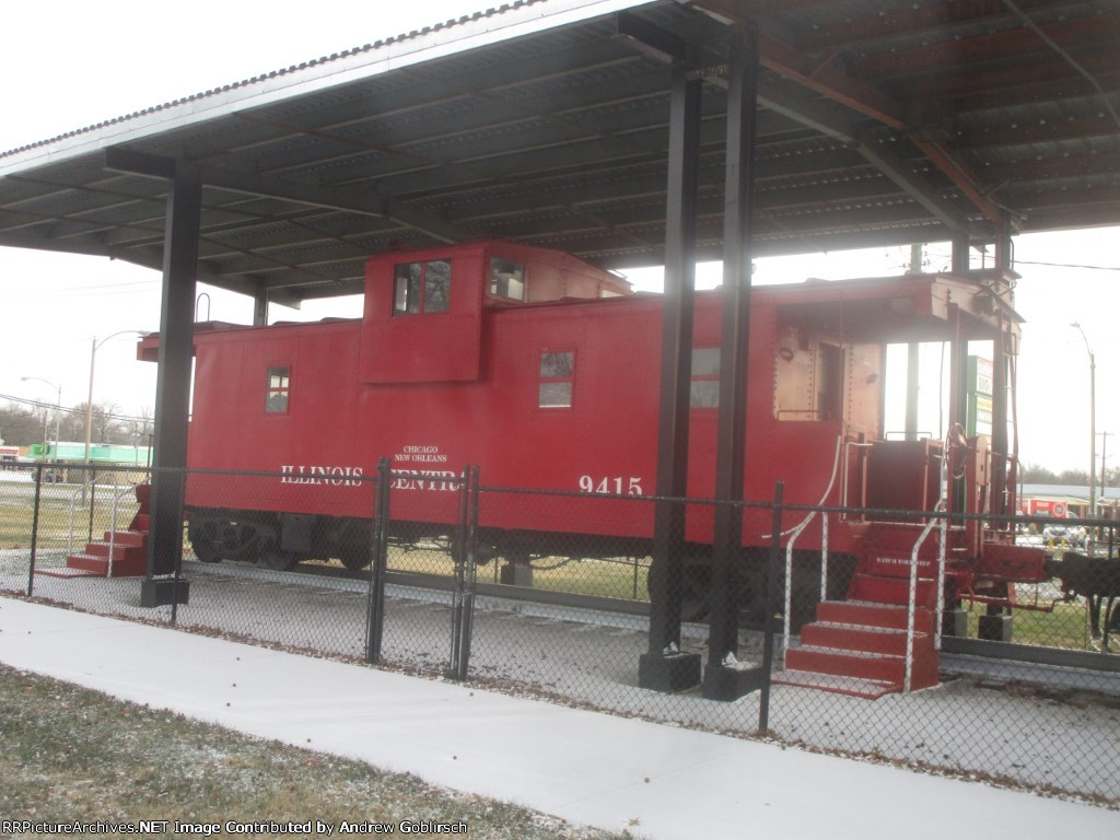 IC 9415 in Snow